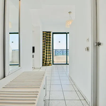 Paris Sea Front Suites *